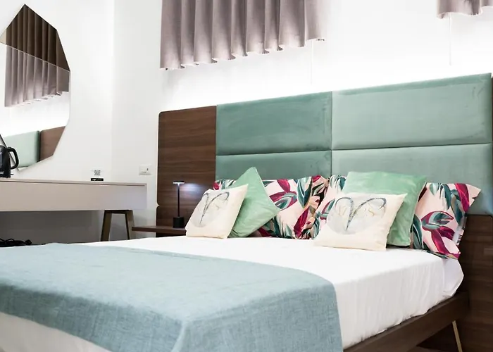 Aries فندق مبيت وإفطار 4*